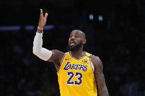 詹姆斯vs76人直播_詹姆斯vs76人比赛回放_NBA高清直播在线观看