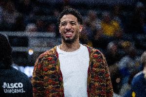 哈利伯顿vs布克直播_哈利伯顿vs布克比赛回放_NBA高清直播在线观看